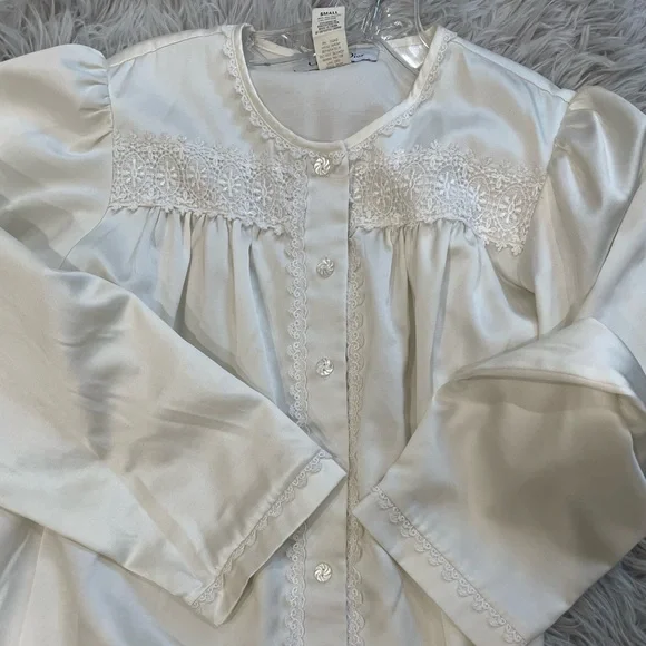 Vintage Christian DIOR L/S nightgown White lace trim lightweight